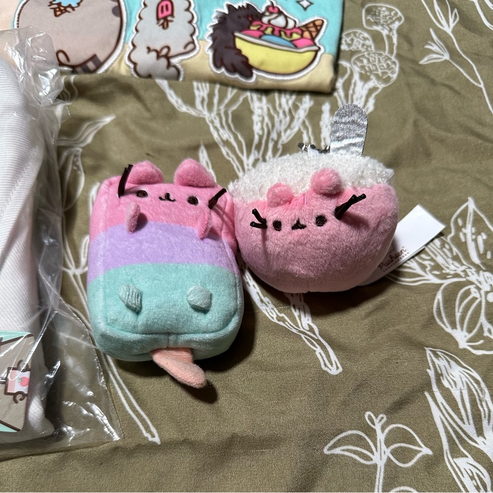 Pusheen Box Bundle - Picture 2 of 6